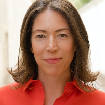 portrait photo of Julia Langbein