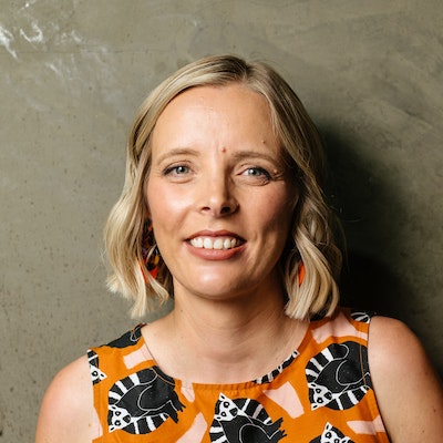 portrait photo of Rebecca Mills