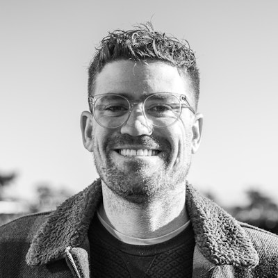 portrait photo of Andrew van Leeuwen