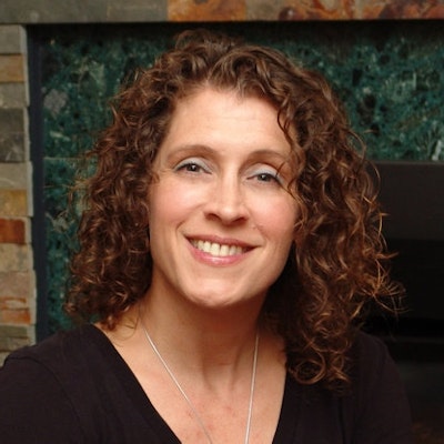 portrait photo of Holly Cassidy