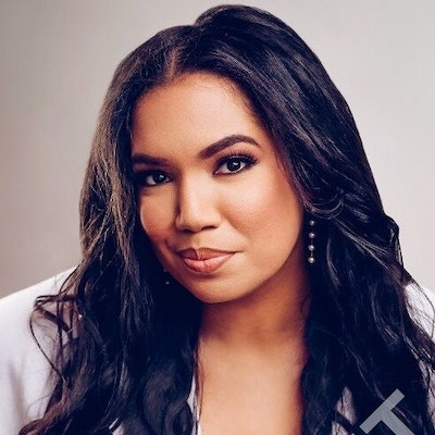 portrait photo of J. Elle