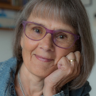 portrait photo of Lesley Moyes