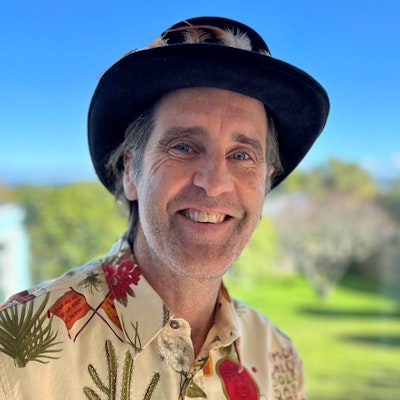 portrait photo of Donovan Bixley