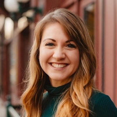 portrait photo of Elizabeth Moore