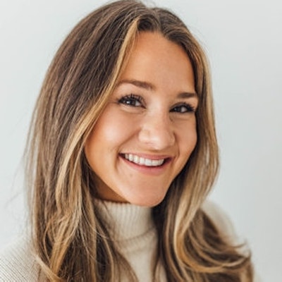 portrait photo of Ashley Hetherington