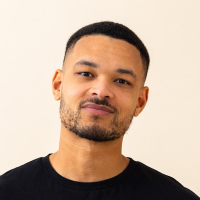 portrait photo of Steven Bartlett