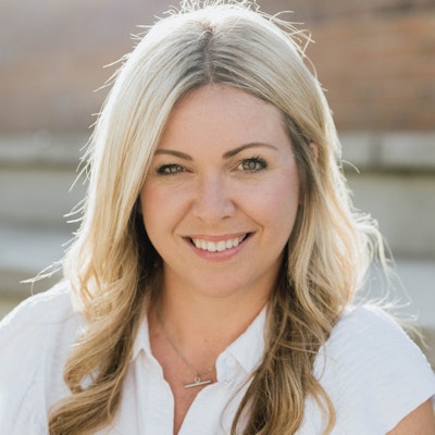 portrait photo of Anna Downes