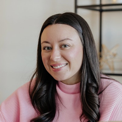 portrait photo of Alissa DeRogatis