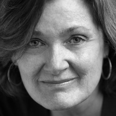 portrait photo of Joan Thomas