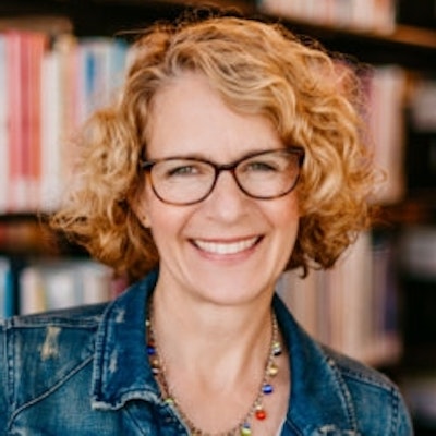 portrait photo of Meredith Davis