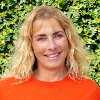 portrait photo of Linda Adamson