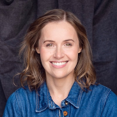 portrait photo of Lauren Crozier