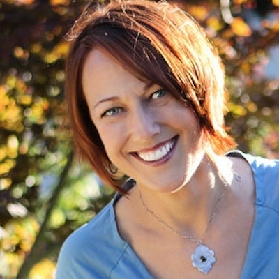 portrait photo of Lia Huber