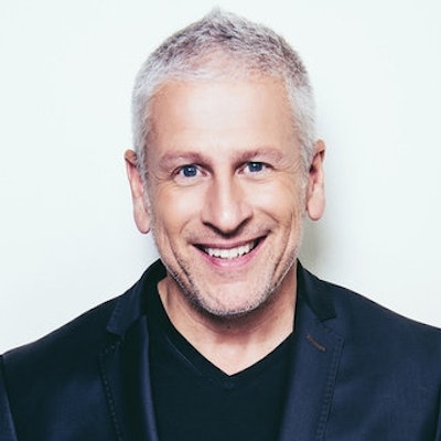 portrait photo of Louie Giglio