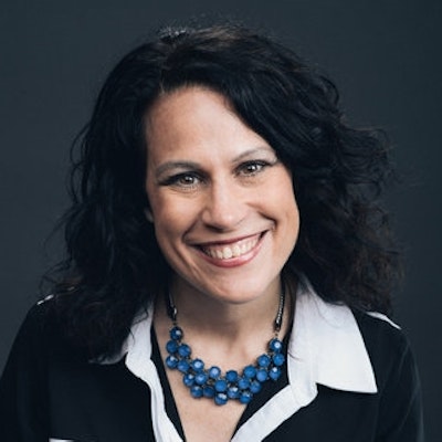 portrait photo of Lynn Cowell