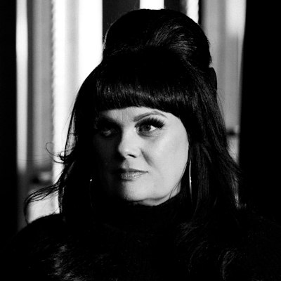 portrait photo of Tami Neilson