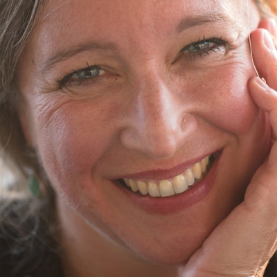portrait photo of Julia Holbe