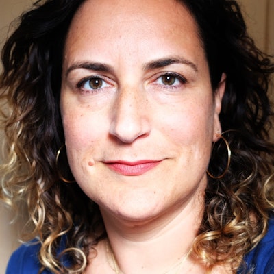 portrait photo of Miriam Gold