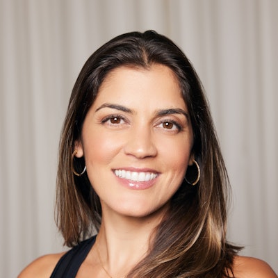 portrait photo of Rina Jakubowicz