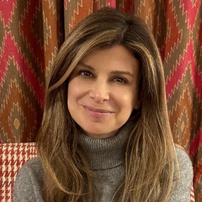 portrait photo of Laura Dave