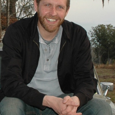 portrait photo of Dave Gorman