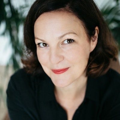 portrait photo of Lizzy Dent