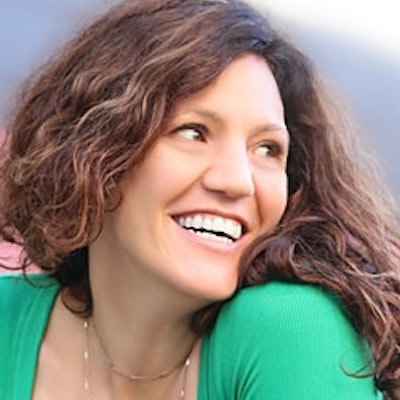 portrait photo of Beth Raymer