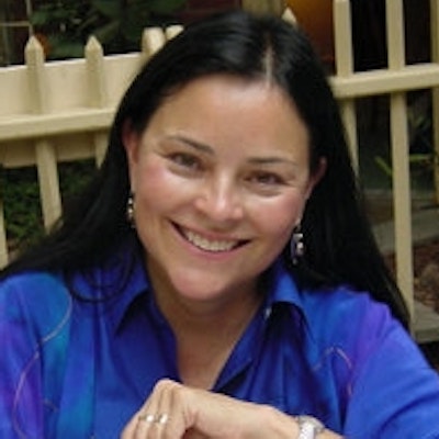 portrait photo of Diana Gabaldon