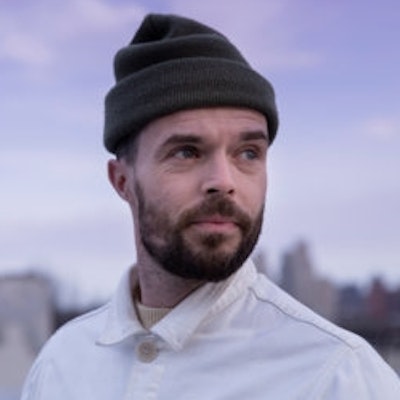 portrait photo of Oliver Jeffers