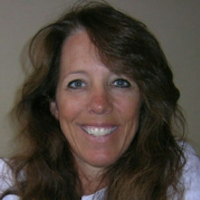portrait photo of Donna Kauffman