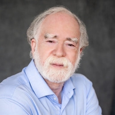 portrait photo of Robert Harris