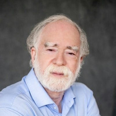 portrait photo of Robert Harris
