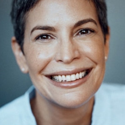 portrait photo of Robin Rosenthal