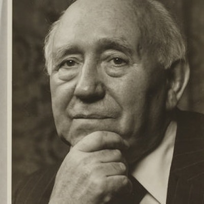 portrait photo of Chaim Grade