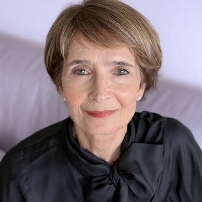 portrait photo of Jana Wendt