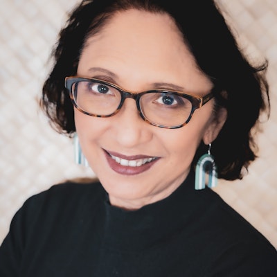 portrait photo of Lenora Thaker