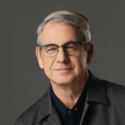 portrait photo of Jeffrey Mason