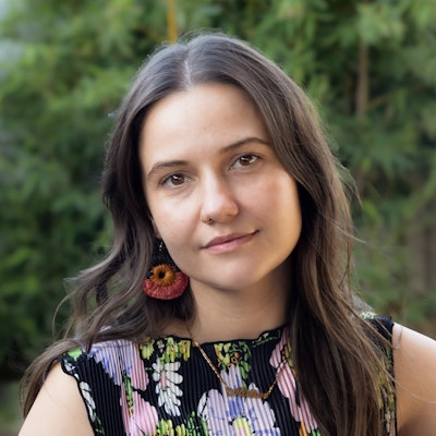 portrait photo of Kelly-Dawn Hellmrich