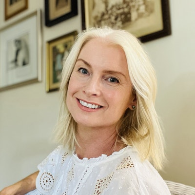 portrait photo of Lara Porter