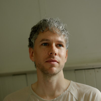 portrait photo of Simon Webster