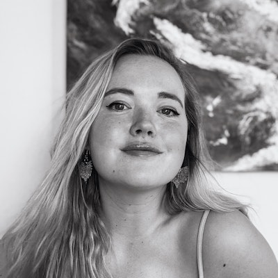 portrait photo of Laura Brooke Robson