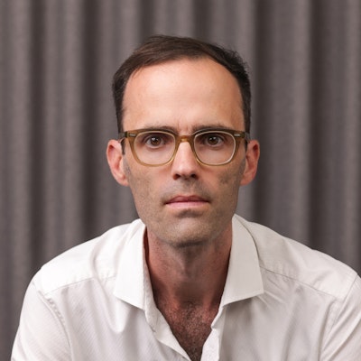 portrait photo of Harry Hobbs