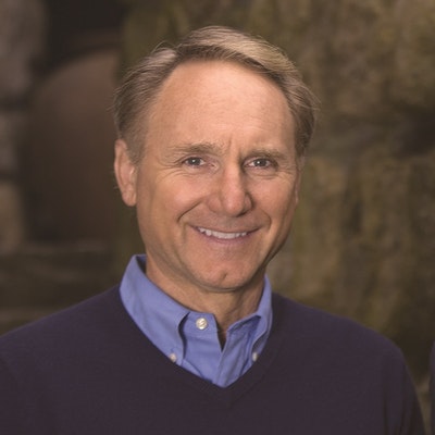 portrait photo of Dan Brown