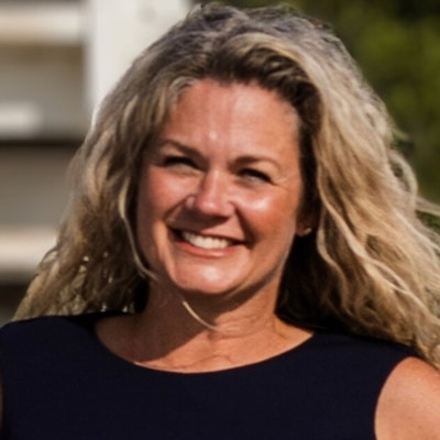 portrait photo of Kelly Conroy