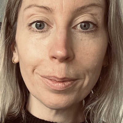 portrait photo of Dee Costello