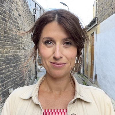 portrait photo of Ruth Newton