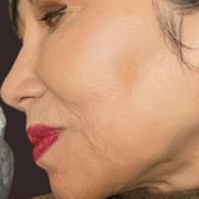 portrait photo of Amy Tan