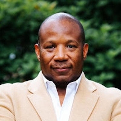 portrait photo of Robert Livingston