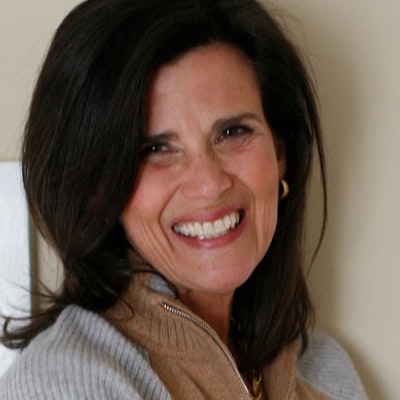 portrait photo of Lisa Rogers