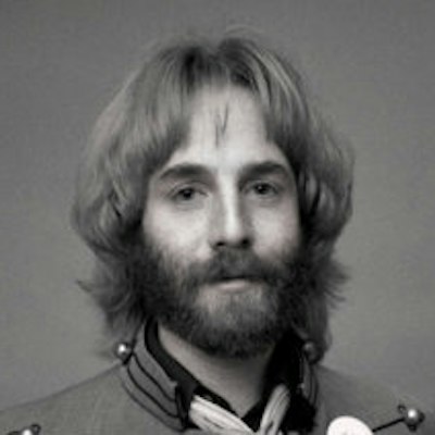 portrait photo of Andrew Gold